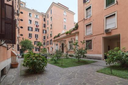 Piramide & Testaccio Design Flat - image 17