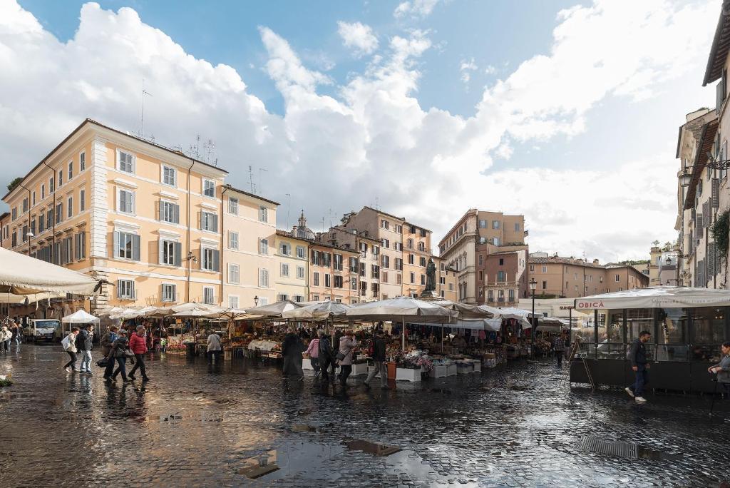 Amazing studio in Campo de Fiori - FromHometoRome - main image