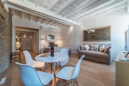 Campo De' Fiori Apartment - Charme Homes - image 1