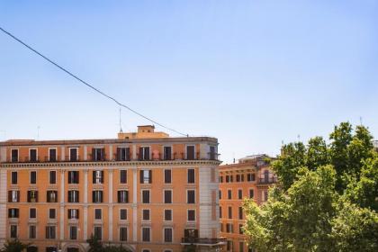 San Cosimato View on Trastevere Square - image 16