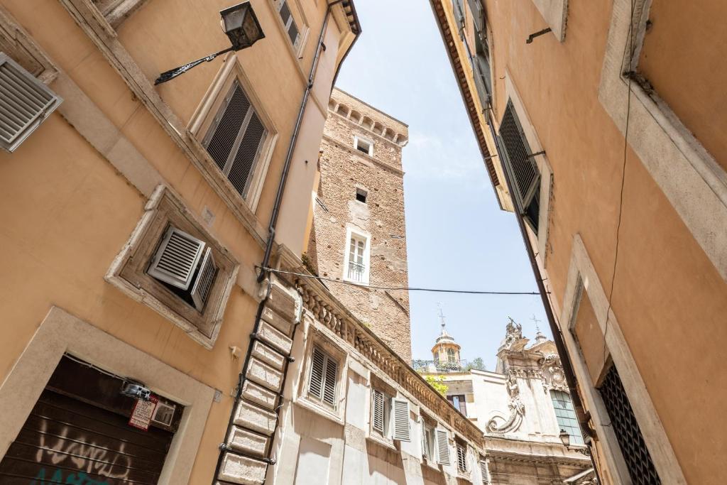 Spectacularly bright by Piazza Navona and the Pantheon - A/C Wifi Elevator - image 2