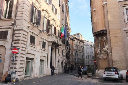 Lovely Navona Apartment - image 12