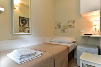 small single room Rome