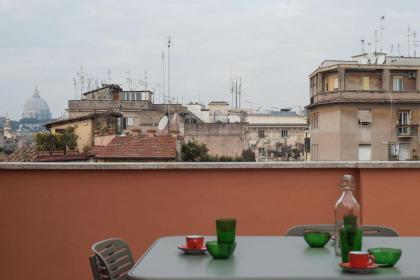 Apartment with Terrace in via del Pellegrino - FromHometoRome - image 12