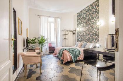 Romantic and bright mini apartment  in city centre Rome