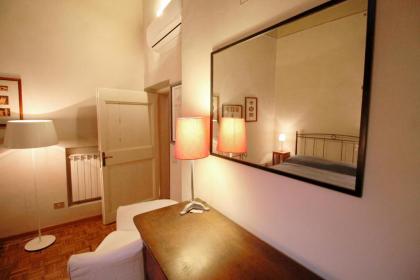 Family 2BR Apartment in Via Giulia - image 12