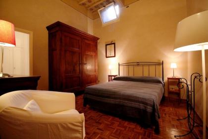 Family 2BR Apartment in Via Giulia - image 13