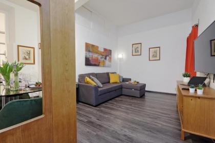 Urbana Apartment - image 6