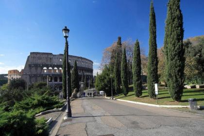 Apartment with 2 bedrooms in Roma with wonderful city view and WiFi - image 15