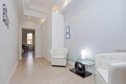 Apartment with 2 bedrooms in Roma with wonderful city view and WiFi - image 2