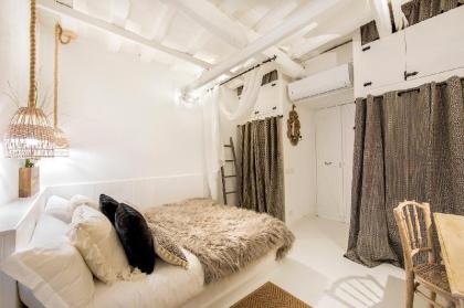 Trastevere Luxury&Charming Loft with Pvt Courtyard - image 11