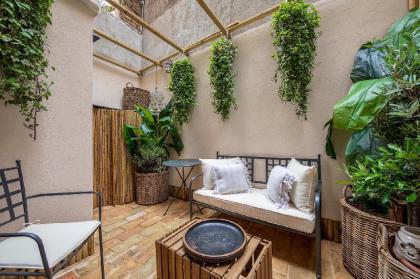 Trastevere Luxury&Charming Loft with Pvt Courtyard - image 2