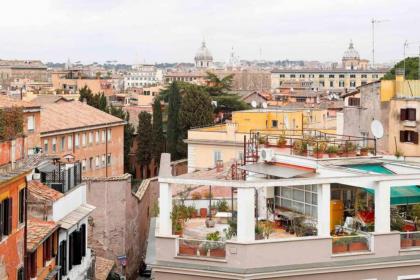 Black Enchanting Jacuzzi Suite Trastevere - Top Collection - image 3