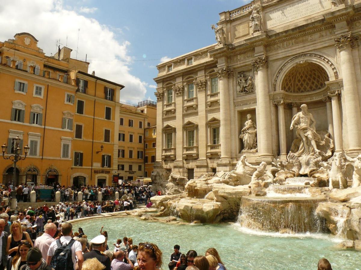 Aida Trevi Fountain Rome - main image