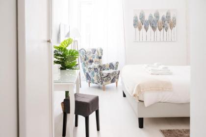 White Fanti Apartment - image 2