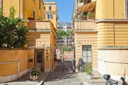 Porta Portese Colorful Flat - image 17