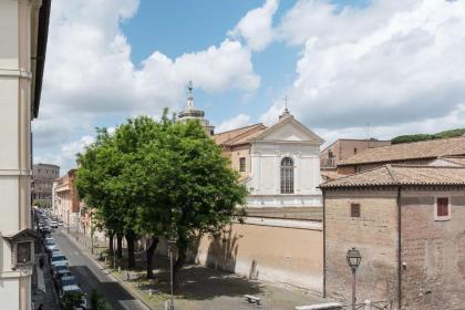 Colosseo Modern Apartment - image 8