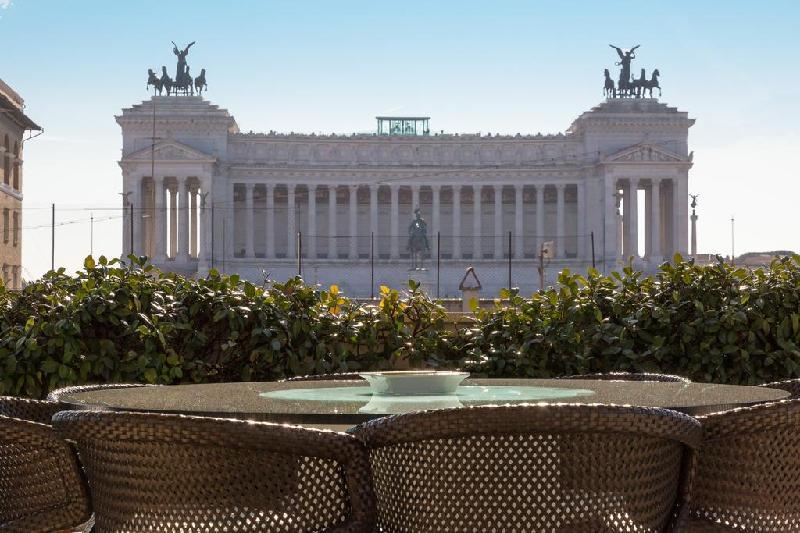 Amazing Penthouse Piazza Venezia - image 4