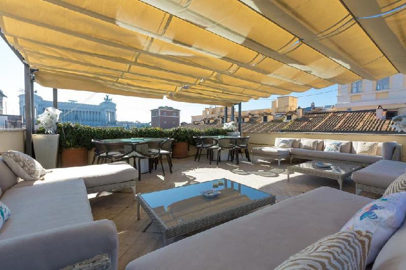 Amazing Penthouse Piazza Venezia - image 7