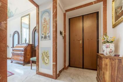 Piazza Vittorio Exclusive Apartment - image 18