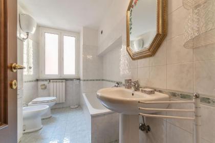 Piazza Vittorio Exclusive Apartment - image 19