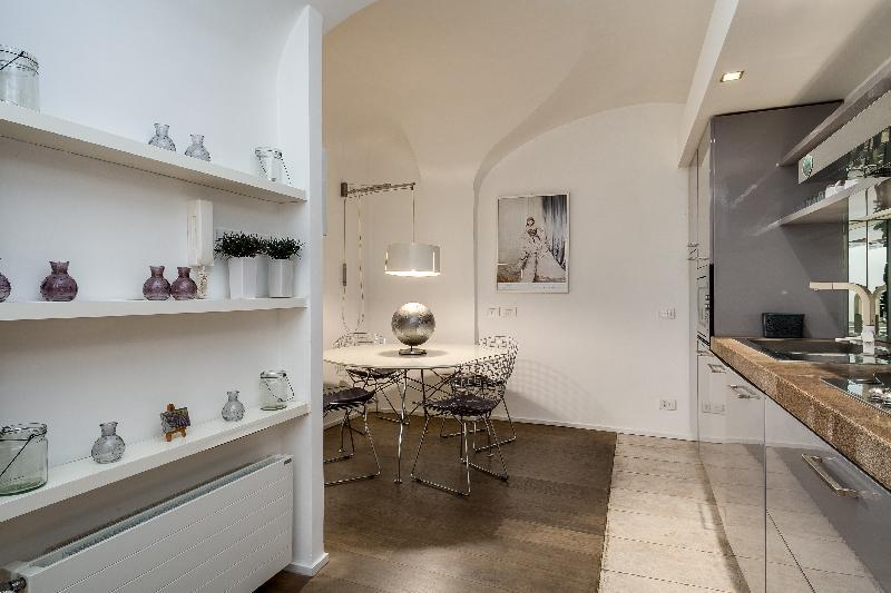 Modern loft in Piazza Barberini - image 3