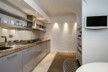 Modern loft in Piazza Barberini - image 4