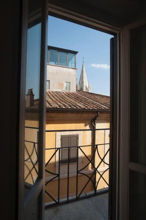 Cute apartment Spanish Steps - main image