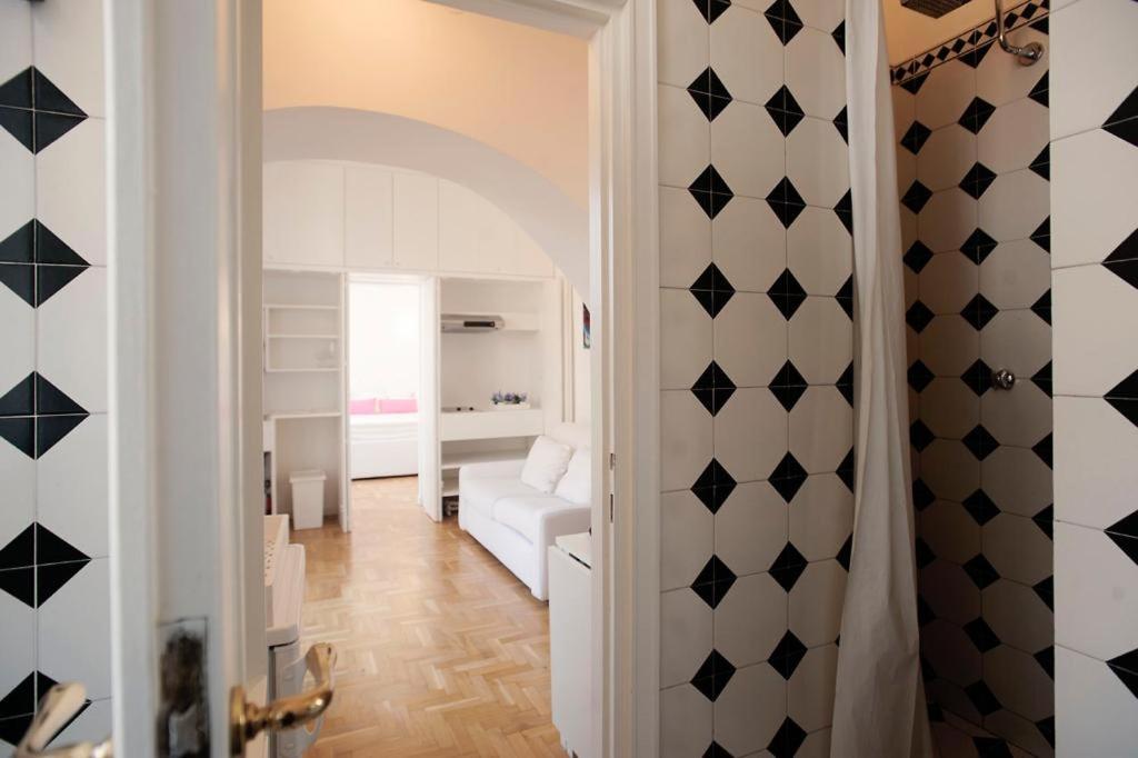 Cute apartment Spanish Steps - image 2