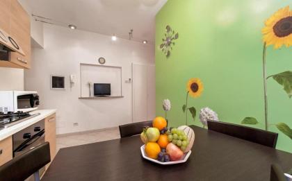 Conte Verde Colorful Apartment - image 6