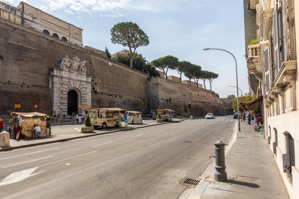 Residenza Vaticano - image 2