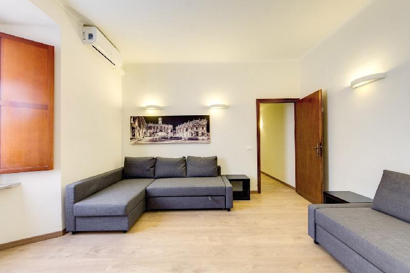 Colosseo apartment (wi-fi Netflix) - image 2