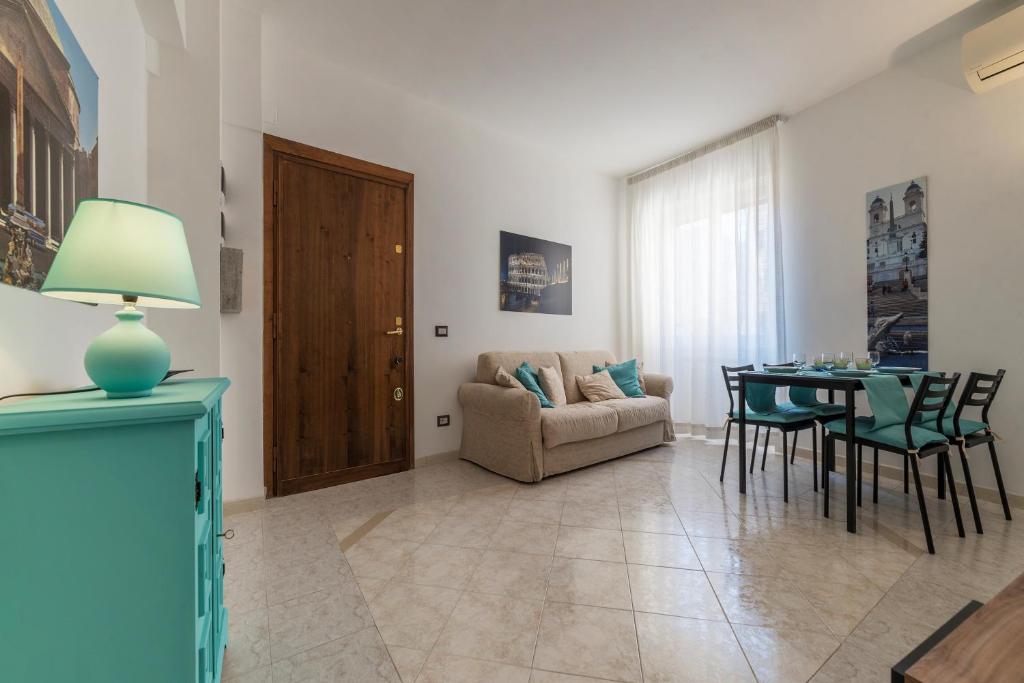 San Giovanni Apartment with Balcony - image 5