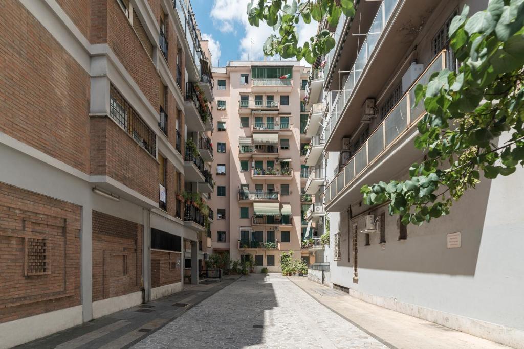 San Giovanni Apartment with Balcony - image 7