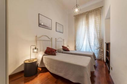 Piazza del Popolo Elegant Apartment - image 11