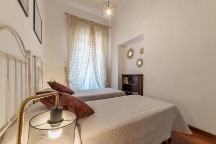 Piazza del Popolo Elegant Apartment - image 12