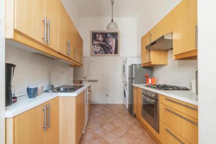 Piazza del Popolo Elegant Apartment - image 3