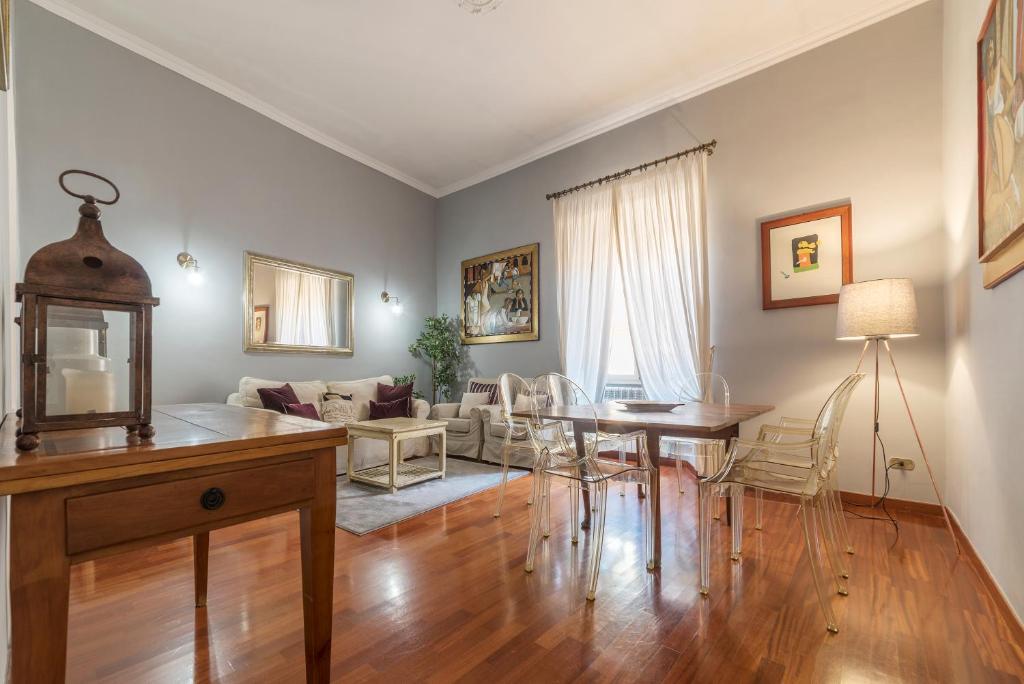 Piazza del Popolo Elegant Apartment - image 5