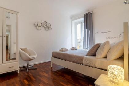 Fontana di Trevi Design Apartment - image 6