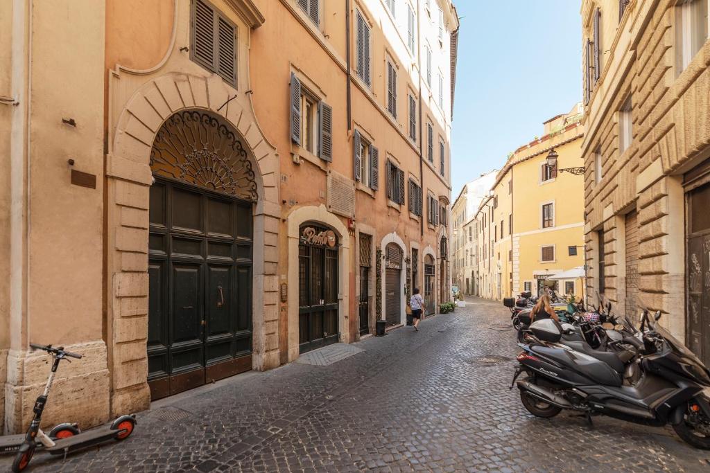 Largo di Torre Argentina Cozy Studio - image 6