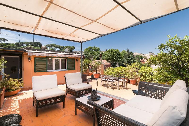 Trastevere charming penthouse - main image