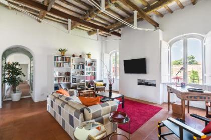 Trastevere charming penthouse - image 12