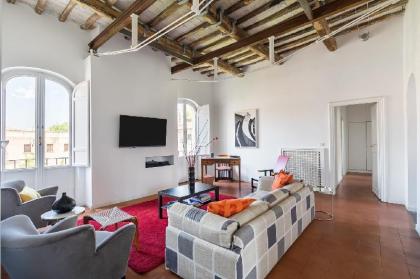 Trastevere charming penthouse - image 20