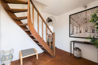 Trastevere charming penthouse - image 8