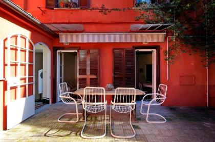 Art Deco Terrace Apartment - image 3