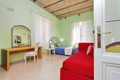 Great Flat near The Center And Termini - image 3