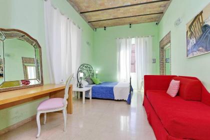 Great Flat near The Center And Termini - image 5