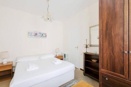 HostMe Piazza di Spagna apartament - image 18