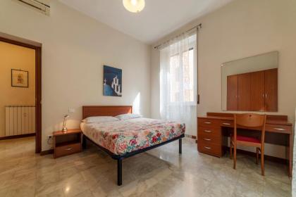 Piazza Re di Roma Apartment - image 10