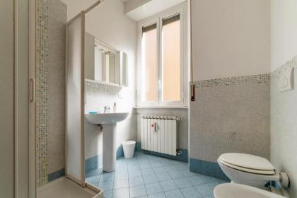 Piazza Re di Roma Apartment - image 12